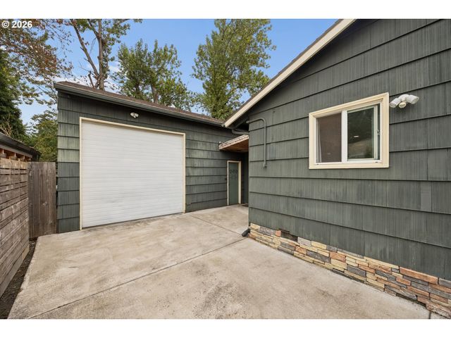 7568 N GILBERT Ave, Portland, OR 97203