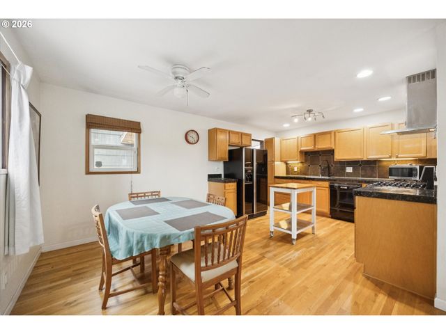 7568 N GILBERT Ave, Portland, OR 97203