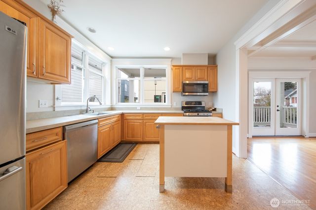 703 18th Avenue S, Seattle, WA 98144