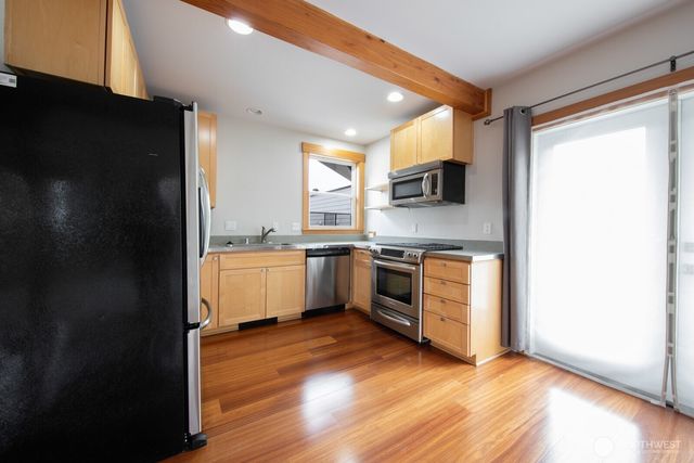 703 18th Avenue S, Seattle, WA 98144