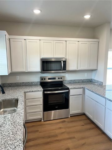 622 Cosmos Street, Centerton, AR 72719