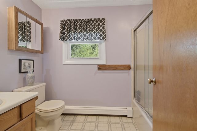 10 Roberta Dr, Wareham, MA 02532