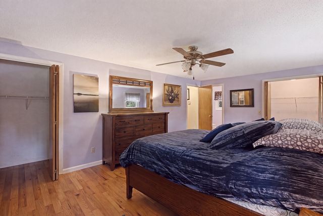 10 Roberta Dr, Wareham, MA 02532