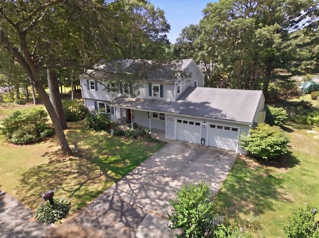10 Roberta Dr, Wareham, MA 02532