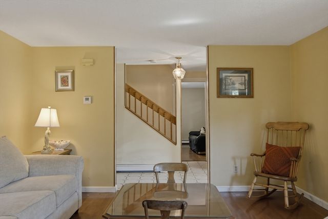 10 Roberta Dr, Wareham, MA 02532
