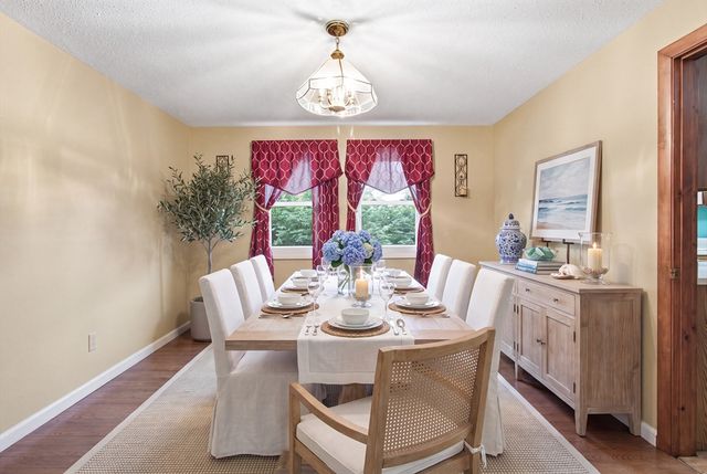 10 Roberta Dr, Wareham, MA 02532
