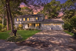 10 Roberta Dr, Wareham, MA 02532