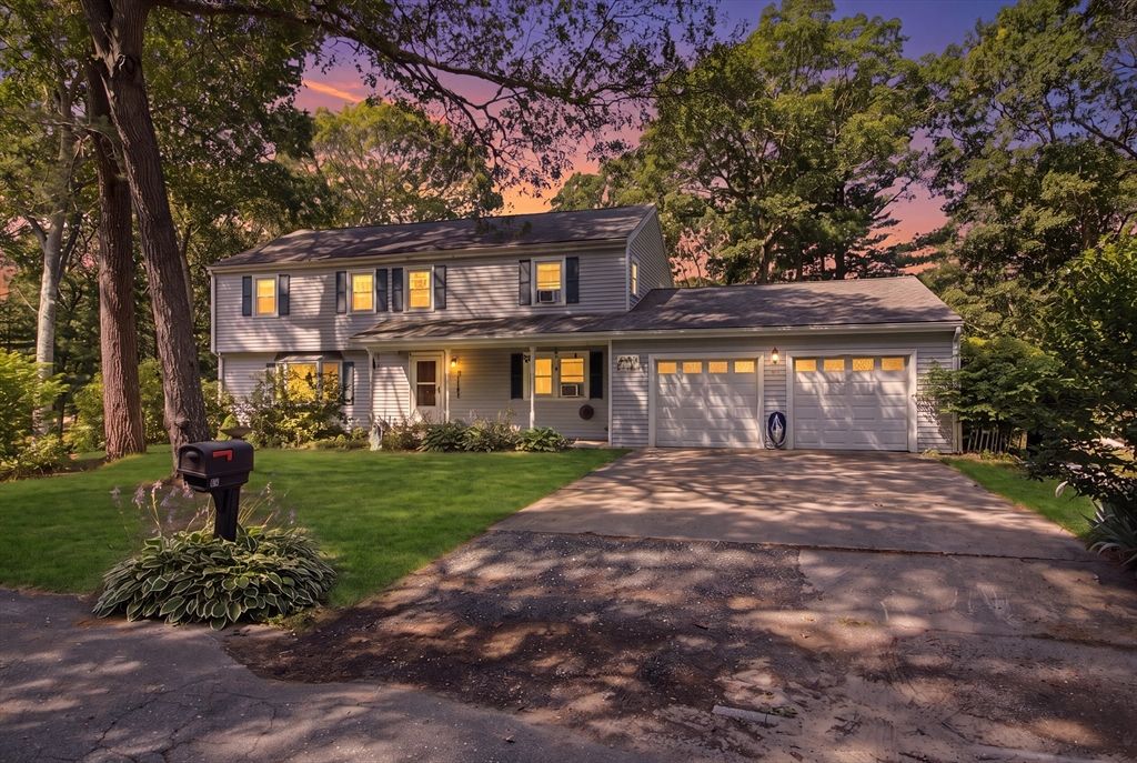 10 Roberta Dr, Wareham, MA 02532