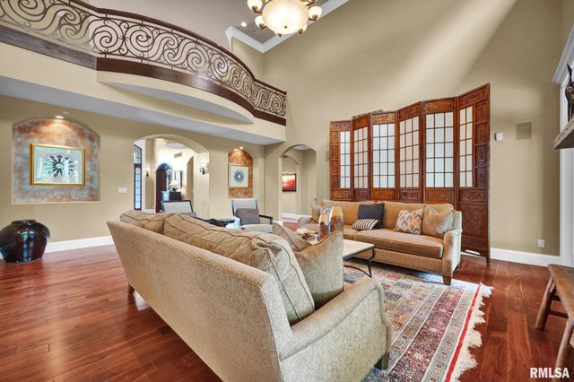 12925 N Woodland Ridge Drive, Dunlap, IL 61525