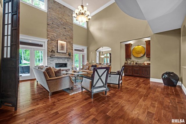 12925 N Woodland Ridge Drive, Dunlap, IL 61525