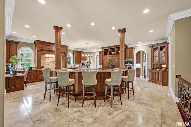 12925 N Woodland Ridge Drive, Dunlap, IL 61525