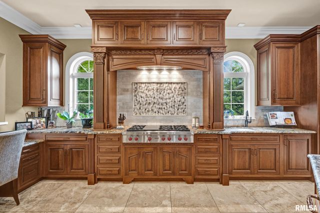 12925 N Woodland Ridge Drive, Dunlap, IL 61525