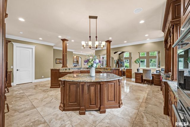 12925 N Woodland Ridge Drive, Dunlap, IL 61525
