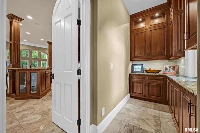 12925 N Woodland Ridge Drive, Dunlap, IL 61525