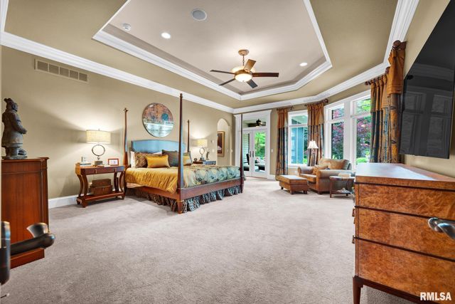 12925 N Woodland Ridge Drive, Dunlap, IL 61525