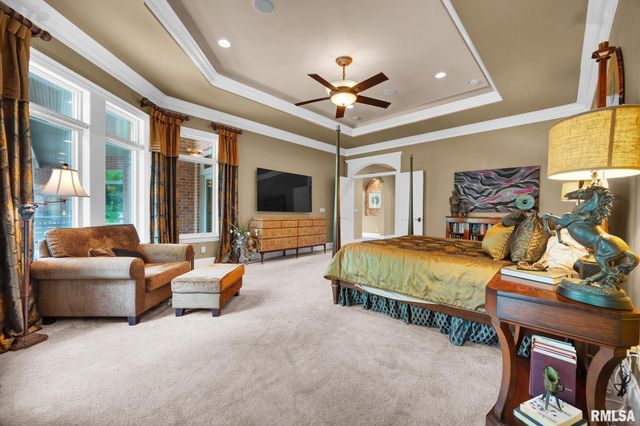 12925 N Woodland Ridge Drive, Dunlap, IL 61525