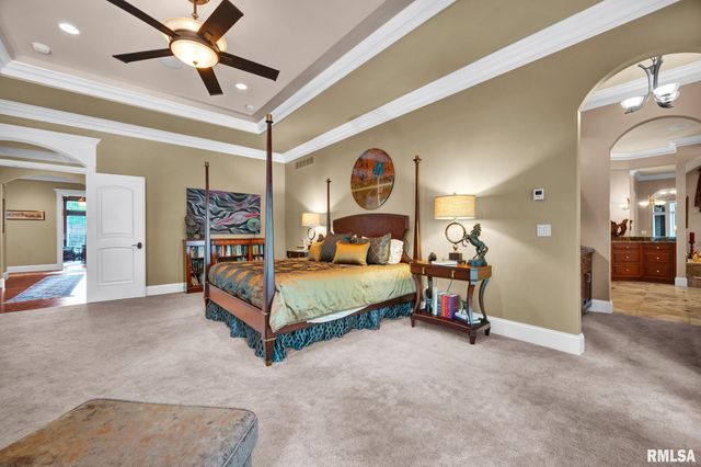 12925 N Woodland Ridge Drive, Dunlap, IL 61525