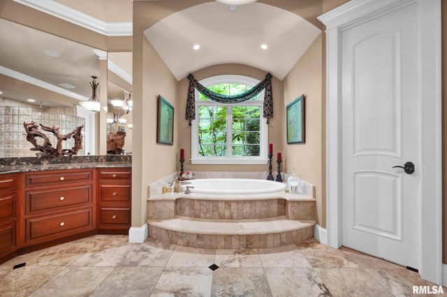12925 N Woodland Ridge Drive, Dunlap, IL 61525
