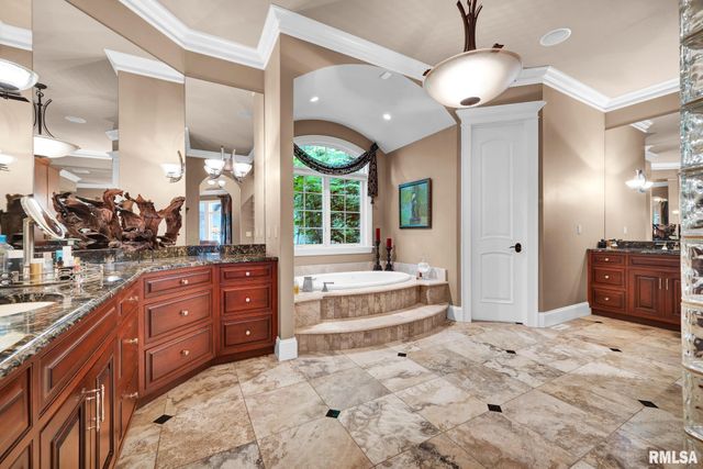 12925 N Woodland Ridge Drive, Dunlap, IL 61525