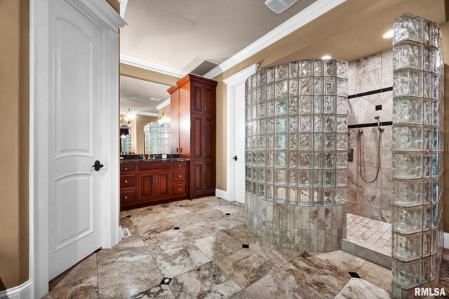 12925 N Woodland Ridge Drive, Dunlap, IL 61525