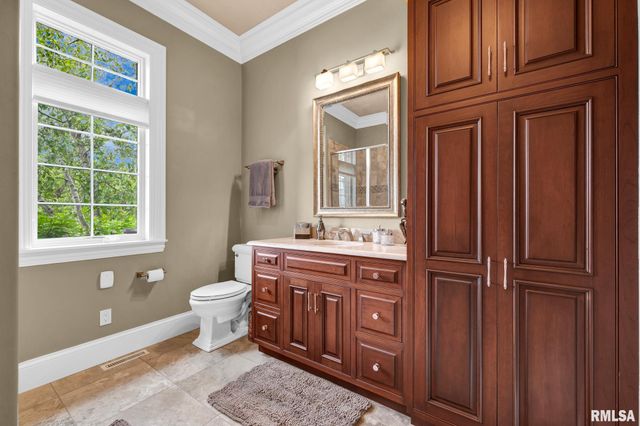 12925 N Woodland Ridge Drive, Dunlap, IL 61525