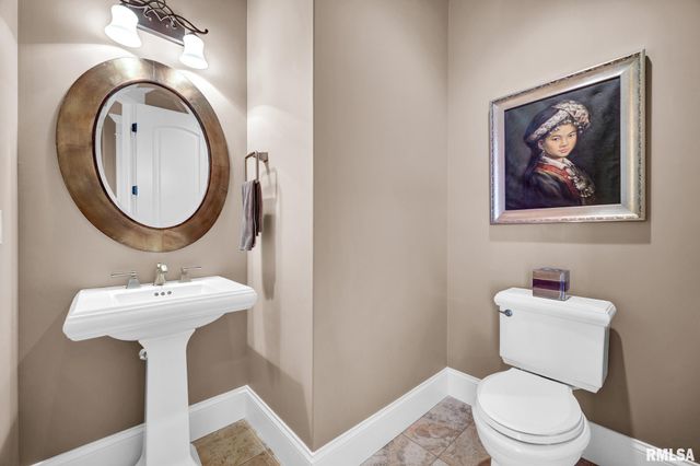 12925 N Woodland Ridge Drive, Dunlap, IL 61525