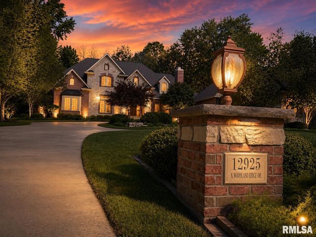12925 N Woodland Ridge Drive, Dunlap, IL 61525