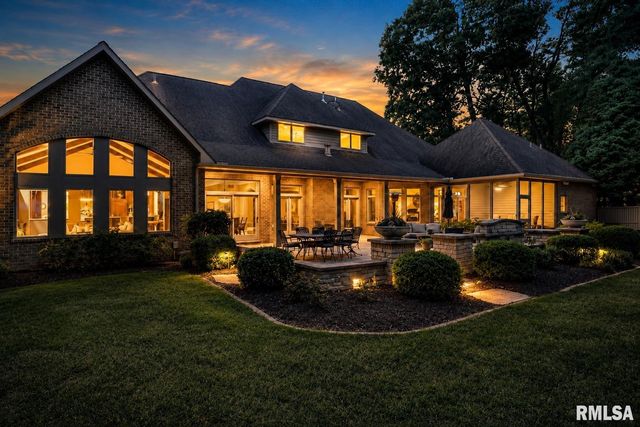 12925 N Woodland Ridge Drive, Dunlap, IL 61525
