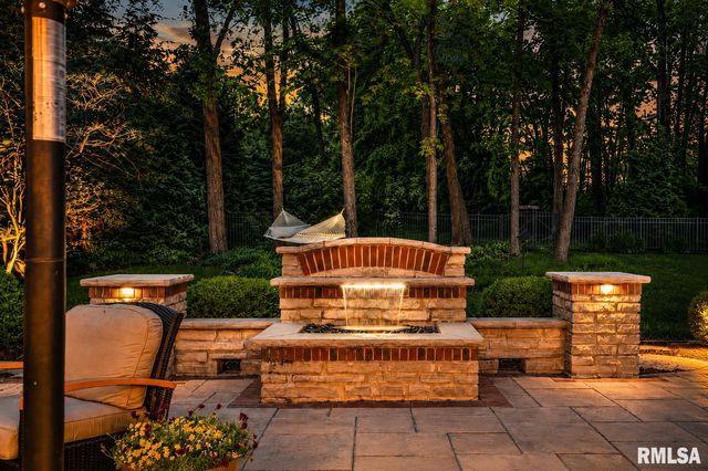 12925 N Woodland Ridge Drive, Dunlap, IL 61525