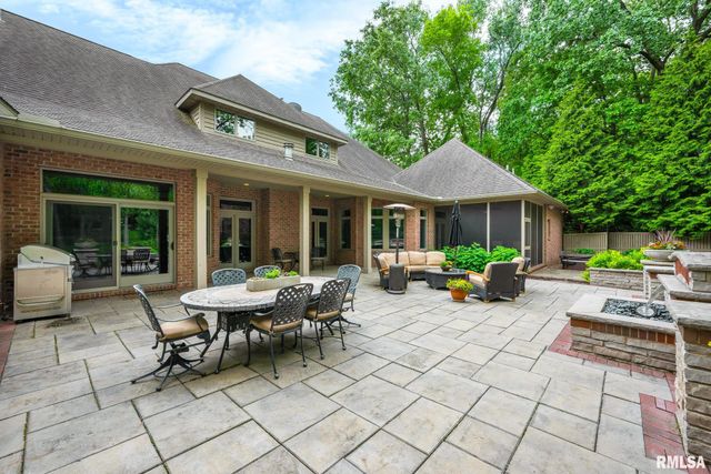 12925 N Woodland Ridge Drive, Dunlap, IL 61525