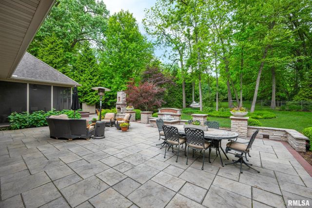 12925 N Woodland Ridge Drive, Dunlap, IL 61525