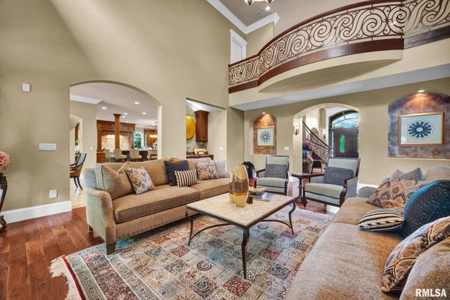 12925 N Woodland Ridge Drive, Dunlap, IL 61525