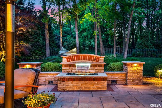 12925 N Woodland Ridge Drive, Dunlap, IL 61525