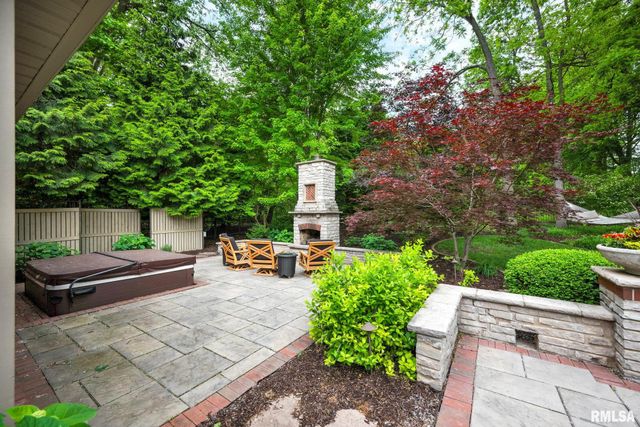 12925 N Woodland Ridge Drive, Dunlap, IL 61525