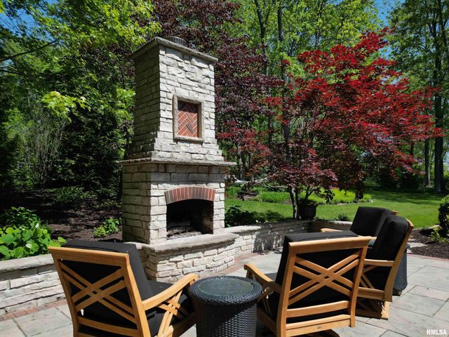 12925 N Woodland Ridge Drive, Dunlap, IL 61525