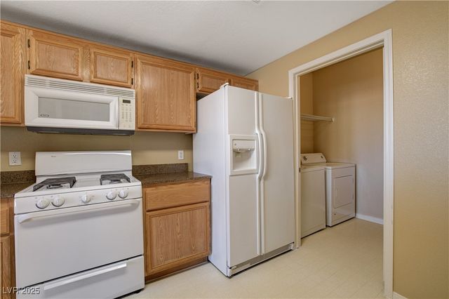 9975 Peace Way 2025, Las Vegas, NV 89147