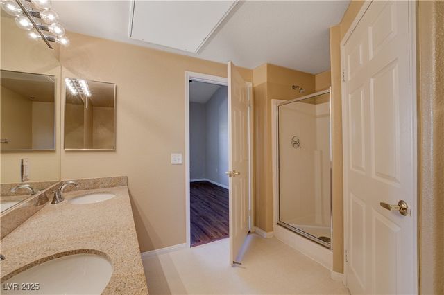 9975 Peace Way 2025, Las Vegas, NV 89147