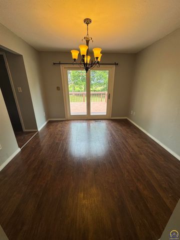 3818 SE 23rd TER, Topeka, KS 66605