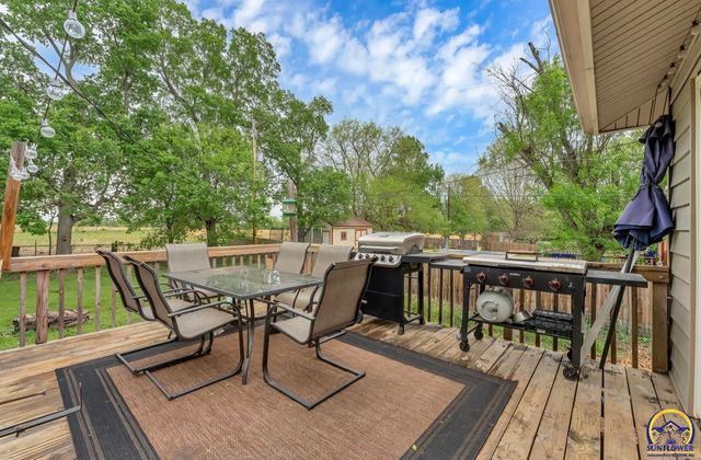 3818 SE 23rd TER, Topeka, KS 66605