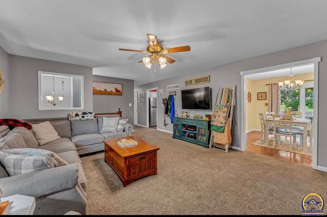 3818 SE 23rd TER, Topeka, KS 66605