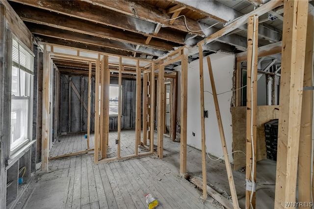 2939 Elmwood Avenue, Tonawanda, NY 14217