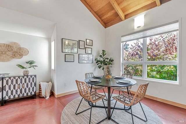 455 Florence Ave, Sebastopol, CA 95472