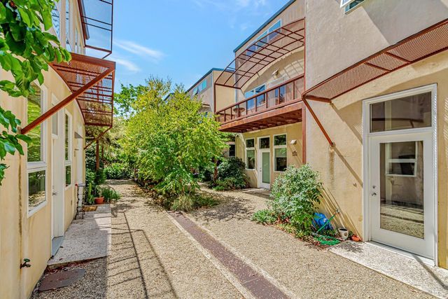 455 Florence Ave, Sebastopol, CA 95472