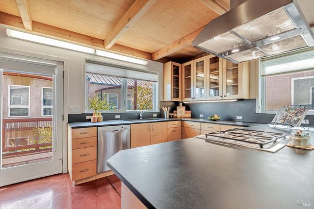 455 Florence Ave, Sebastopol, CA 95472