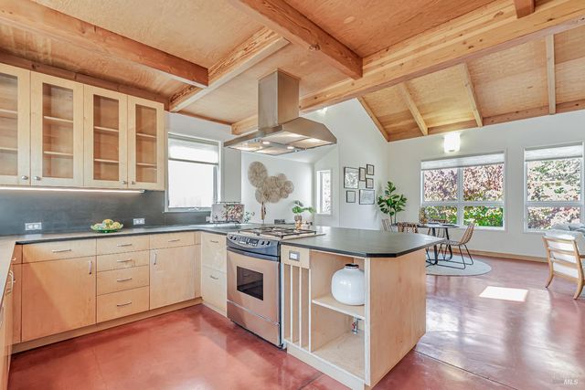 455 Florence Ave, Sebastopol, CA 95472