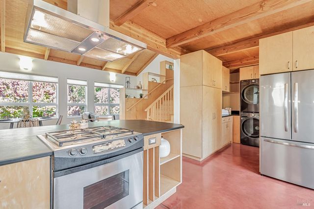 455 Florence Ave, Sebastopol, CA 95472