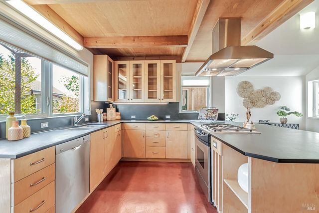 455 Florence Ave, Sebastopol, CA 95472