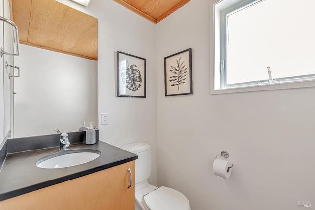 455 Florence Ave, Sebastopol, CA 95472