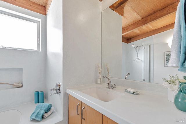 455 Florence Ave, Sebastopol, CA 95472