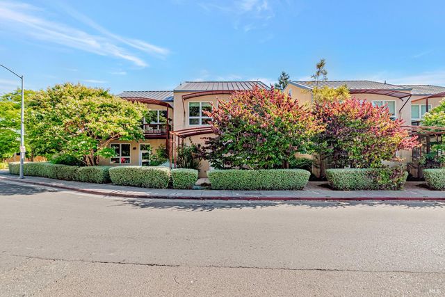 455 Florence Ave, Sebastopol, CA 95472